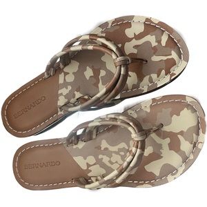 Bernardo Miami Two Tone Soft Desert Sand Leather Camo Flip Flop Sandals NEW